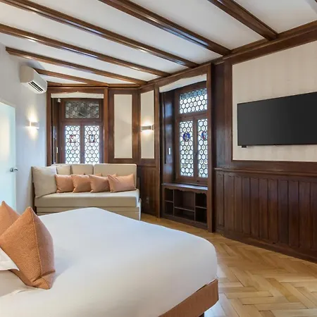 Otel Western Monopole Metropole 4*